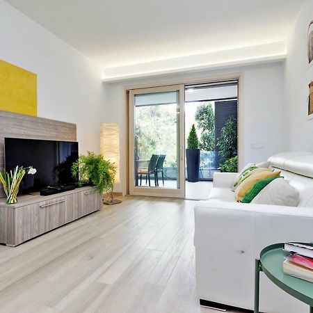 Green Terraced Apartment. 3 Stops From Colosseum Exterior photo