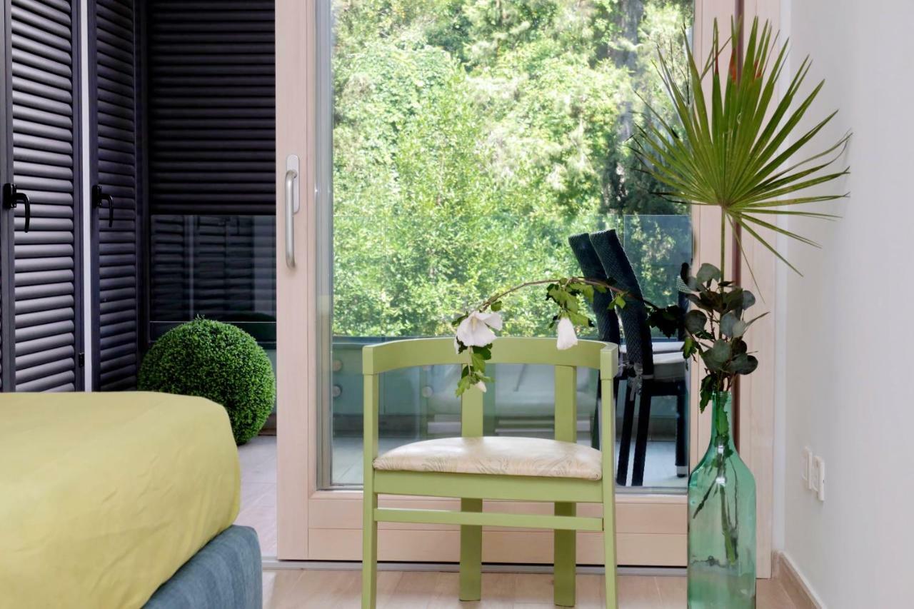 Green Terraced Apartment. 3 Stops From Colosseum Exterior photo